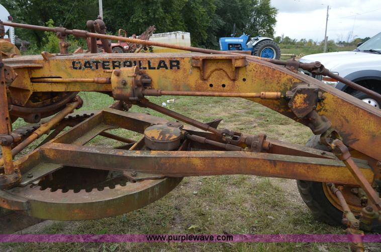 image for item AW9181 Caterpillar 212 rigid motor grader