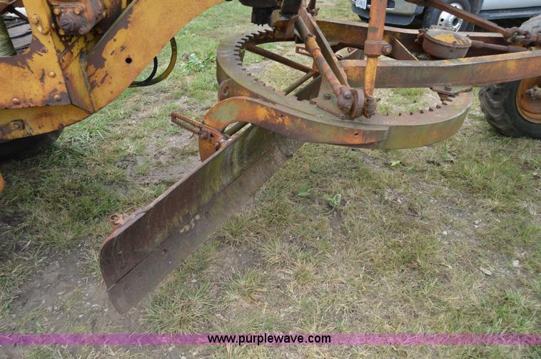 image for item AW9181 Caterpillar 212 rigid motor grader