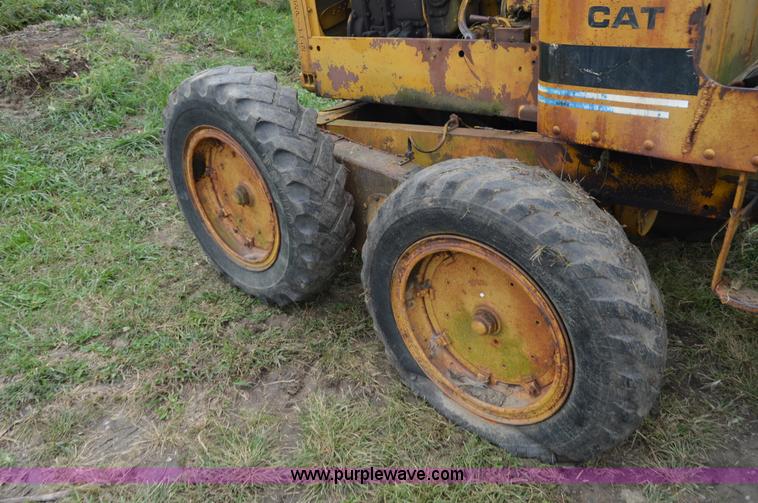 image for item AW9181 Caterpillar 212 rigid motor grader