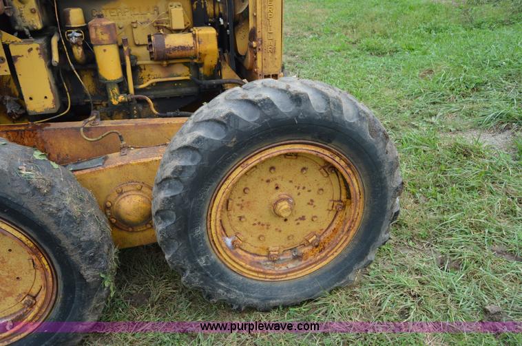 image for item AW9181 Caterpillar 212 rigid motor grader