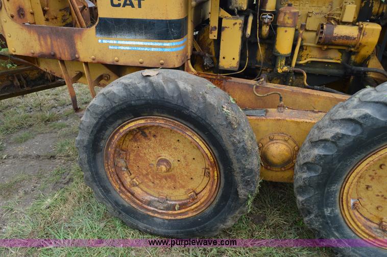 image for item AW9181 Caterpillar 212 rigid motor grader