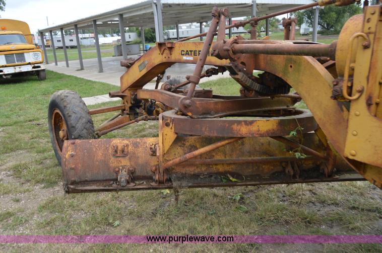 image for item AW9181 Caterpillar 212 rigid motor grader