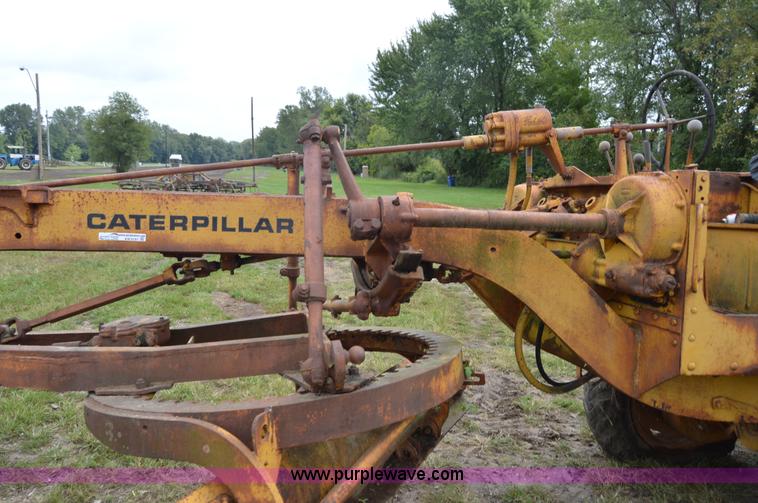 image for item AW9181 Caterpillar 212 rigid motor grader