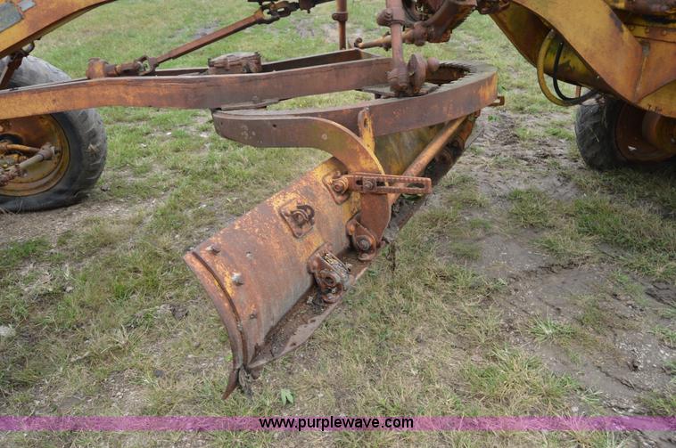 image for item AW9181 Caterpillar 212 rigid motor grader