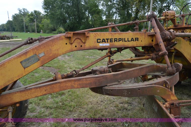 image for item AW9181 Caterpillar 212 rigid motor grader
