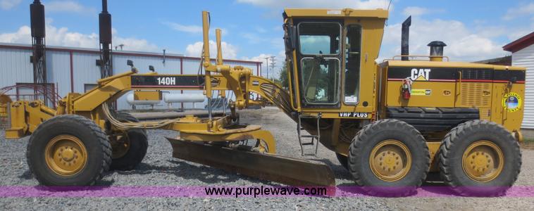 image for item D2142 2006 Caterpillar 140H VHP articulated motor grader