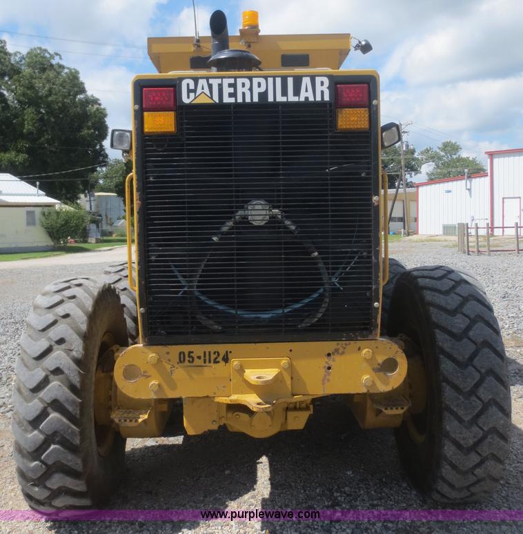 image for item D2142 2006 Caterpillar 140H VHP articulated motor grader