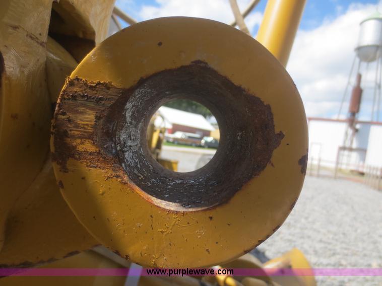 image for item D2142 2006 Caterpillar 140H VHP articulated motor grader