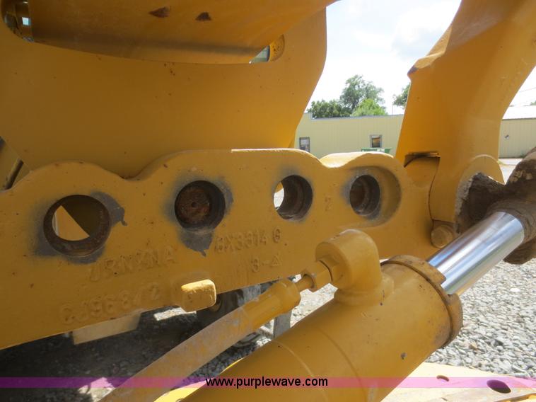 image for item D2142 2006 Caterpillar 140H VHP articulated motor grader