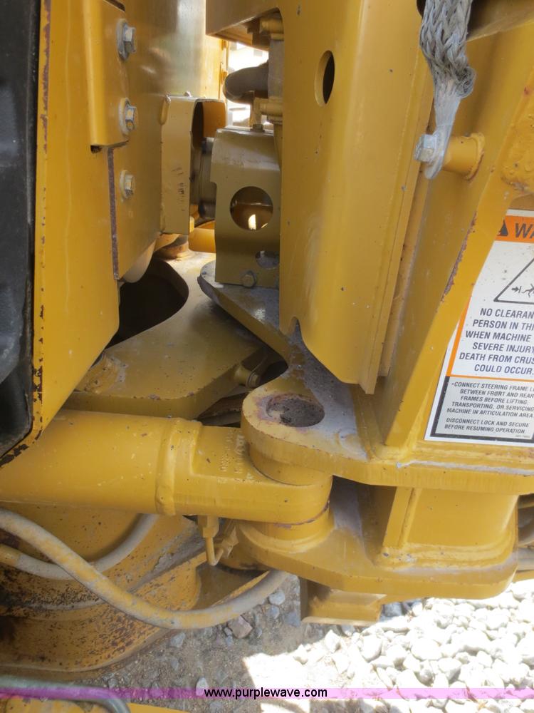 image for item D2142 2006 Caterpillar 140H VHP articulated motor grader