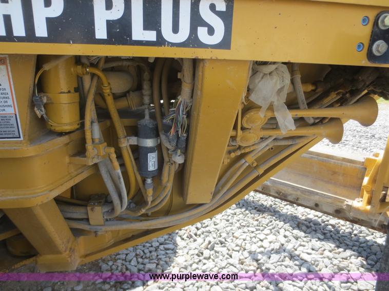 image for item D2142 2006 Caterpillar 140H VHP articulated motor grader