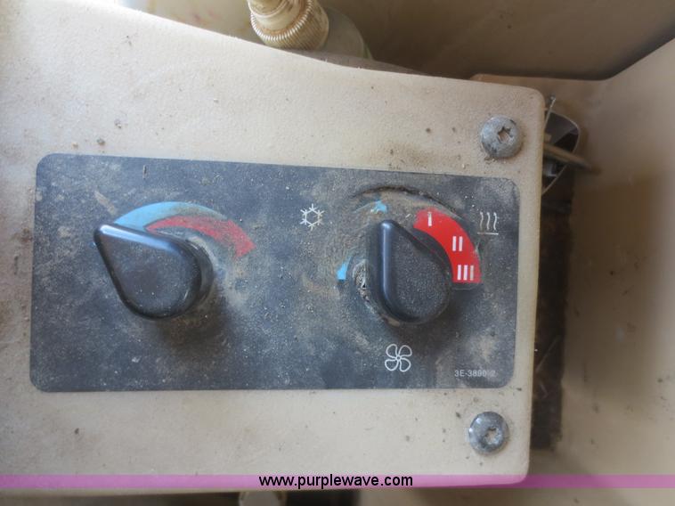 image for item D2142 2006 Caterpillar 140H VHP articulated motor grader