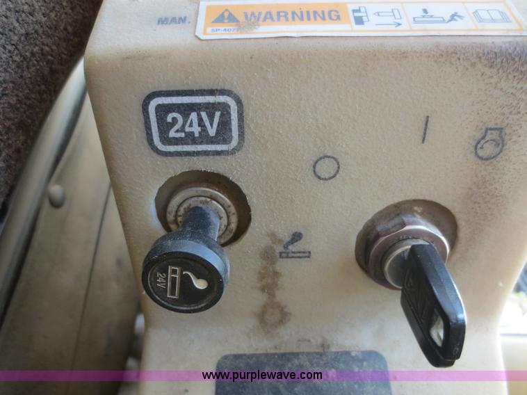 image for item D2142 2006 Caterpillar 140H VHP articulated motor grader