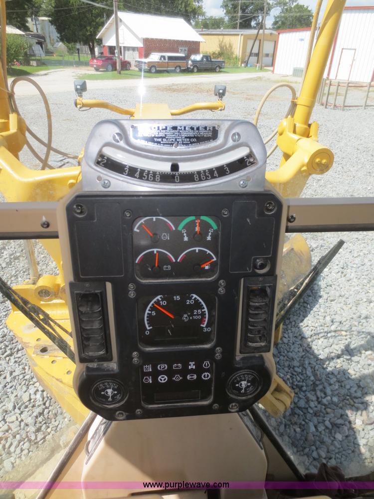 image for item D2142 2006 Caterpillar 140H VHP articulated motor grader