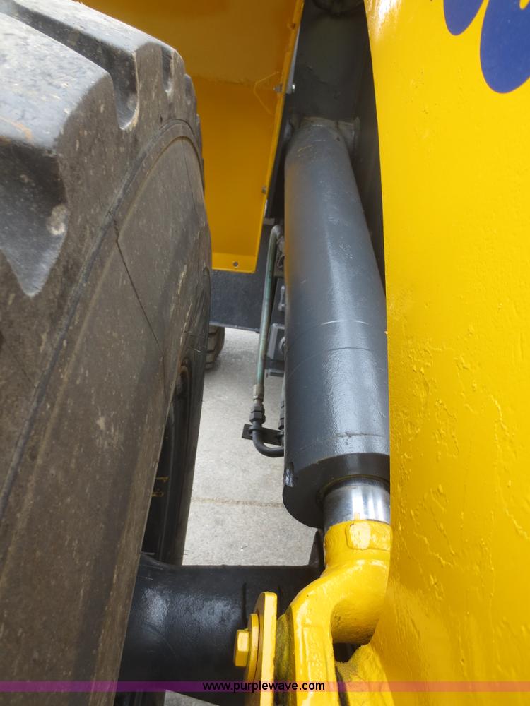 image for item D2155 2006 Komatsu WA250-5L wheel loader