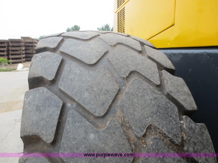 image for item D2155 2006 Komatsu WA250-5L wheel loader