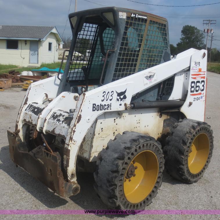 image for item D2158 2002 Bobcat 863 G Series skid steer