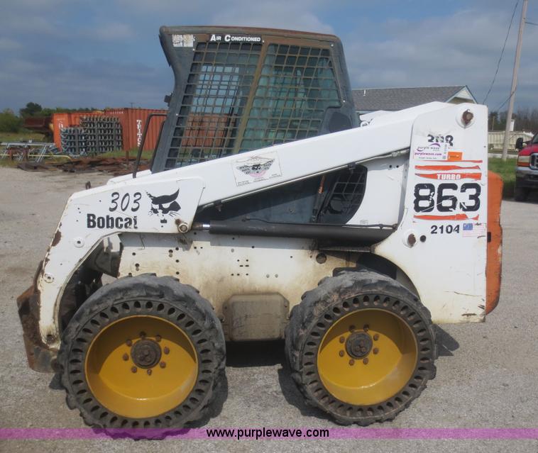 image for item D2158 2002 Bobcat 863 G Series skid steer