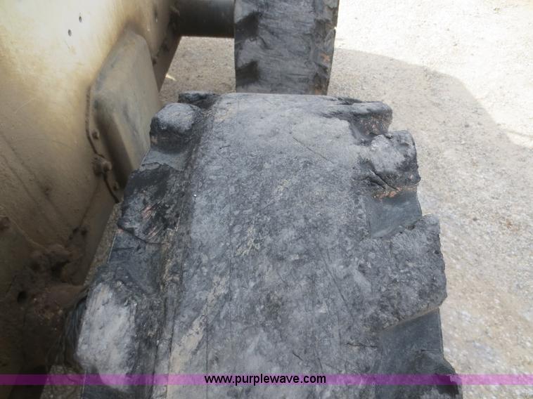 image for item D2158 2002 Bobcat 863 G Series skid steer