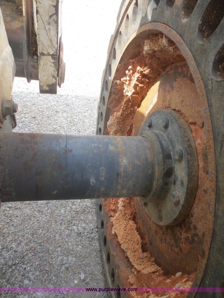 image for item D2158 2002 Bobcat 863 G Series skid steer