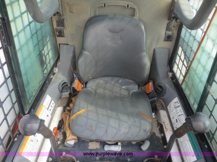 image for item D2158 2002 Bobcat 863 G Series skid steer