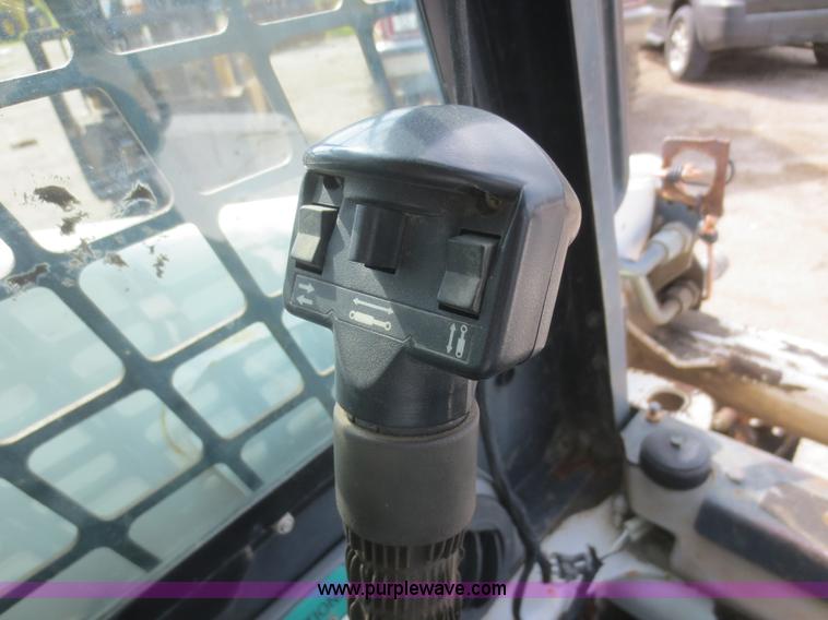 image for item D2158 2002 Bobcat 863 G Series skid steer