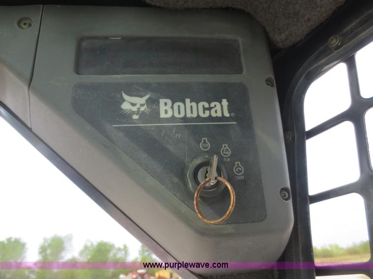 image for item D2158 2002 Bobcat 863 G Series skid steer