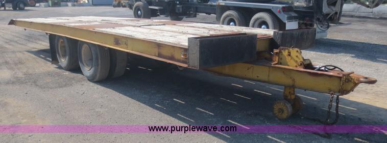 image for item D2159 1975 Hyster HP20TPS equipment trailer