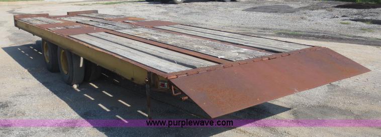 image for item D2159 1975 Hyster HP20TPS equipment trailer