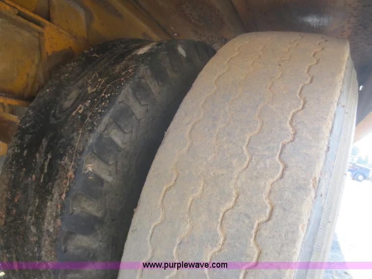 image for item D2159 1975 Hyster HP20TPS equipment trailer