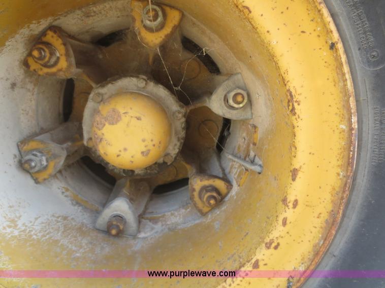 image for item D2159 1975 Hyster HP20TPS equipment trailer