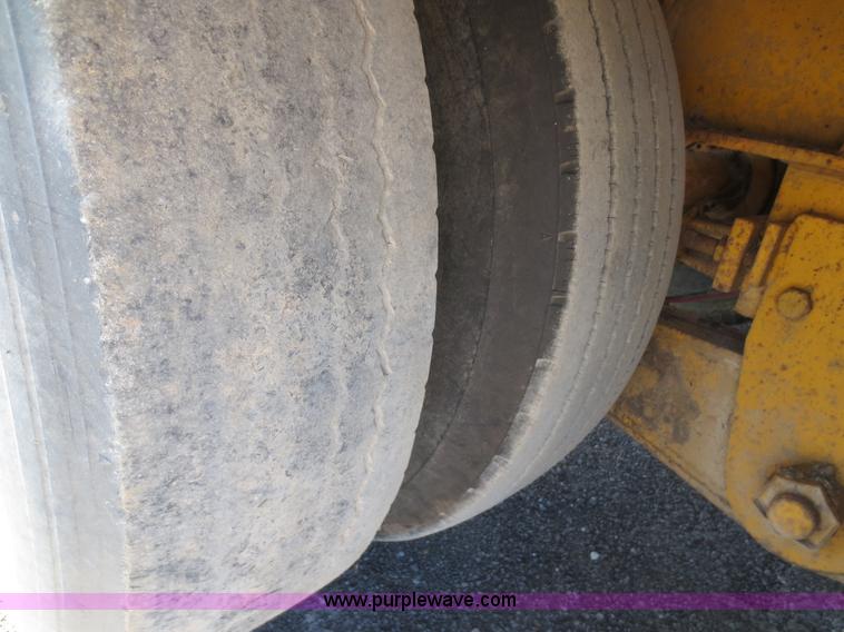 image for item D2159 1975 Hyster HP20TPS equipment trailer