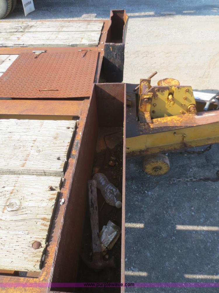 image for item D2159 1975 Hyster HP20TPS equipment trailer