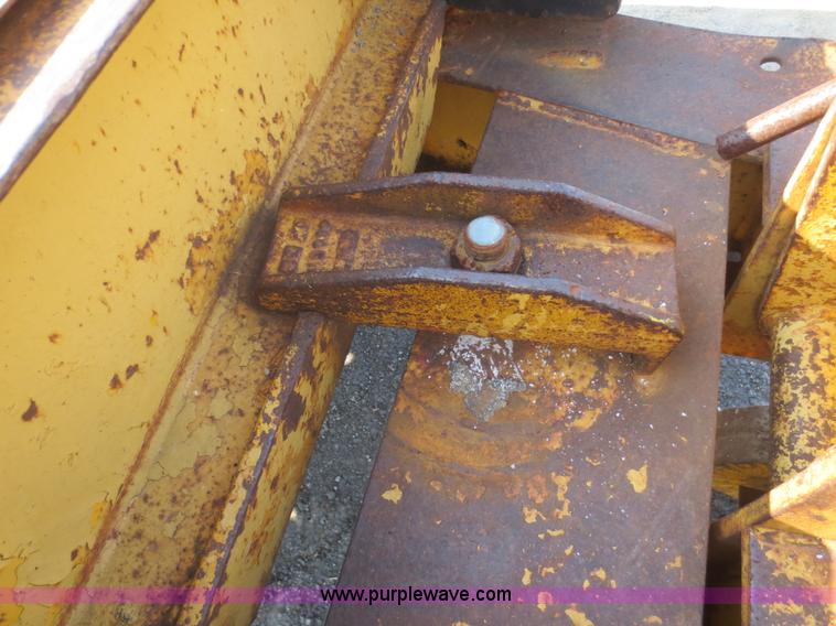 image for item D2159 1975 Hyster HP20TPS equipment trailer