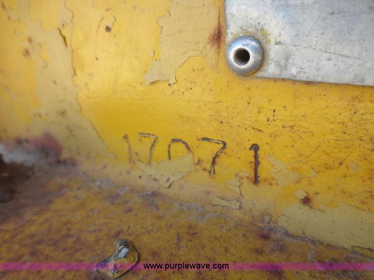 image for item D2159 1975 Hyster HP20TPS equipment trailer
