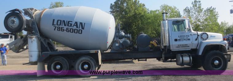 image for item D2160 1997 Ford LT9000 mixer truck