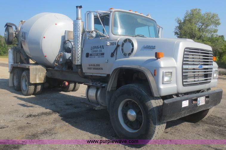 image for item D2160 1997 Ford LT9000 mixer truck