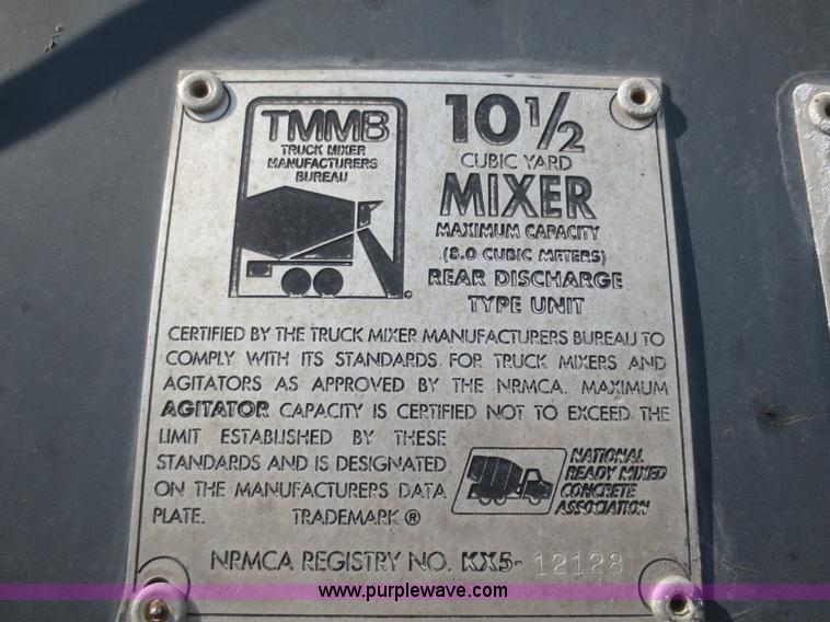 image for item D2160 1997 Ford LT9000 mixer truck