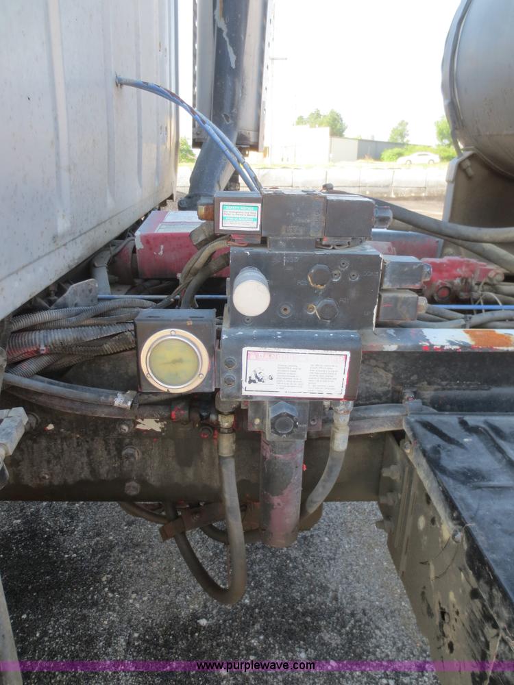 image for item D2160 1997 Ford LT9000 mixer truck