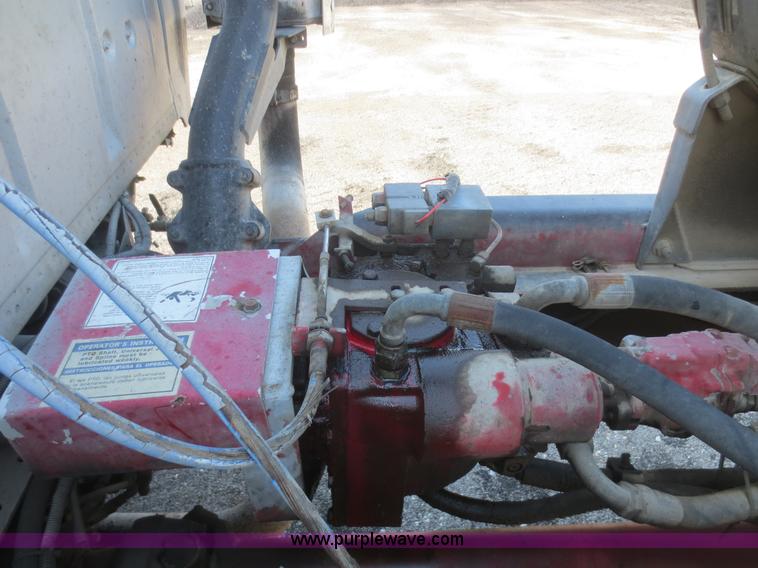 image for item D2160 1997 Ford LT9000 mixer truck