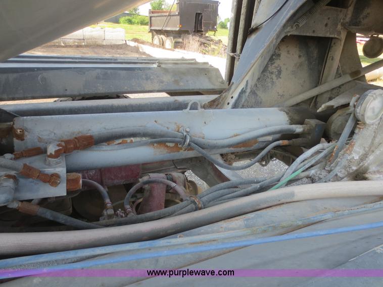 image for item D2160 1997 Ford LT9000 mixer truck