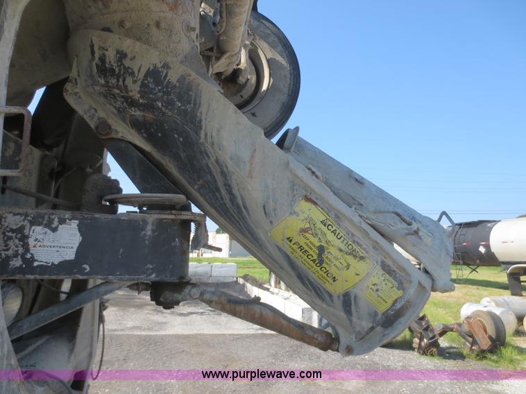 image for item D2160 1997 Ford LT9000 mixer truck