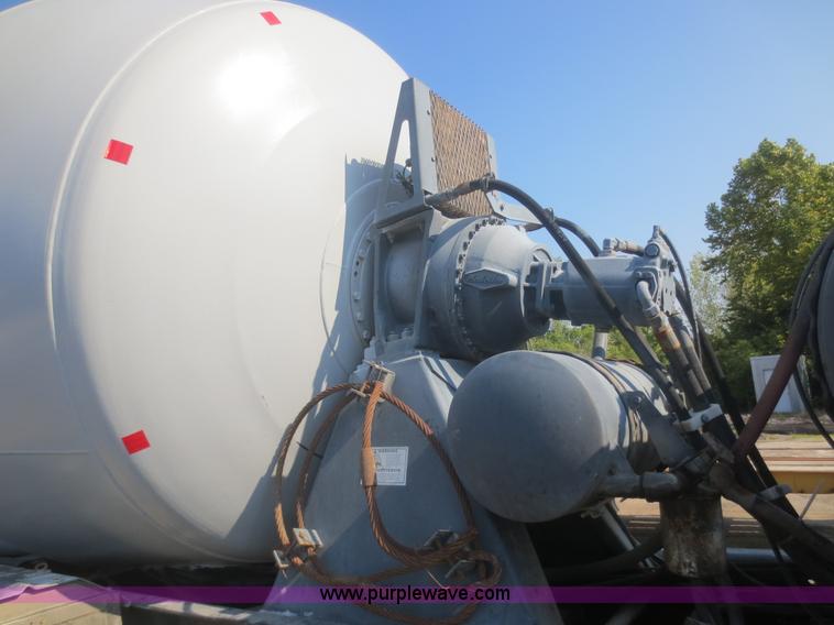 image for item D2160 1997 Ford LT9000 mixer truck