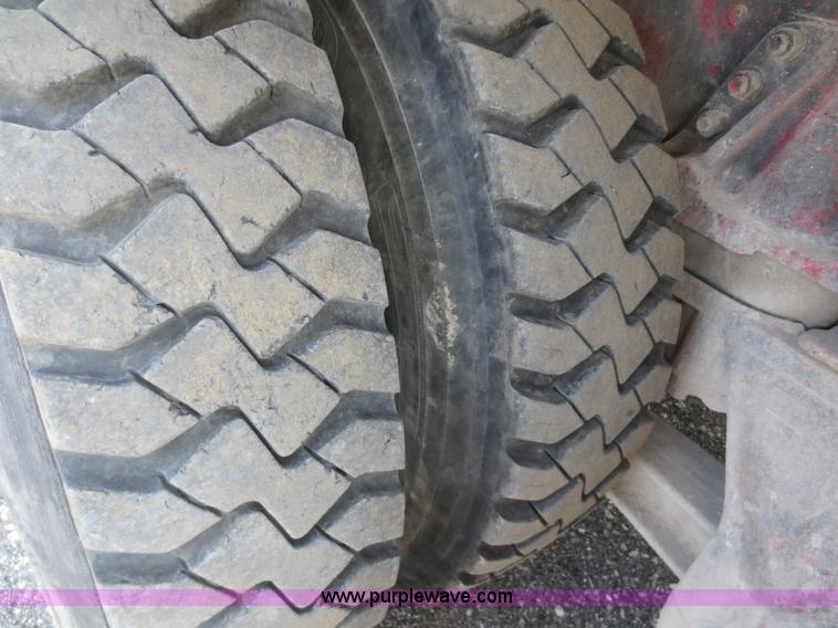 image for item D2160 1997 Ford LT9000 mixer truck