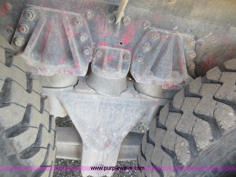 image for item D2160 1997 Ford LT9000 mixer truck