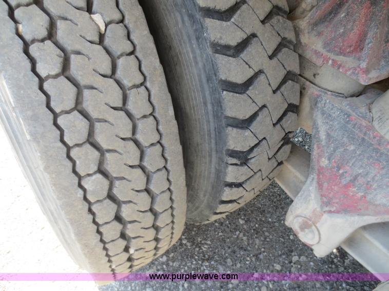 image for item D2160 1997 Ford LT9000 mixer truck