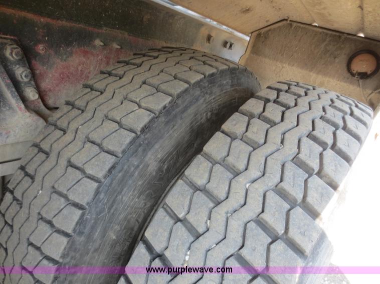 image for item D2160 1997 Ford LT9000 mixer truck