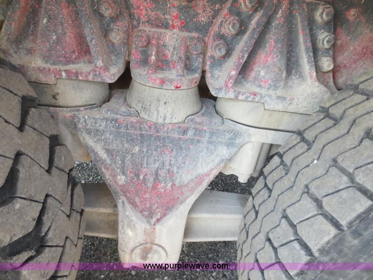 image for item D2160 1997 Ford LT9000 mixer truck