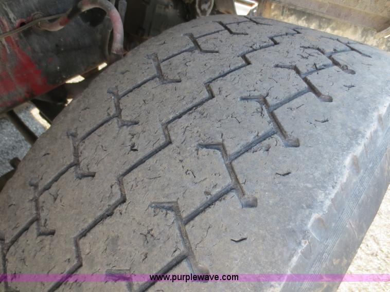 image for item D2160 1997 Ford LT9000 mixer truck