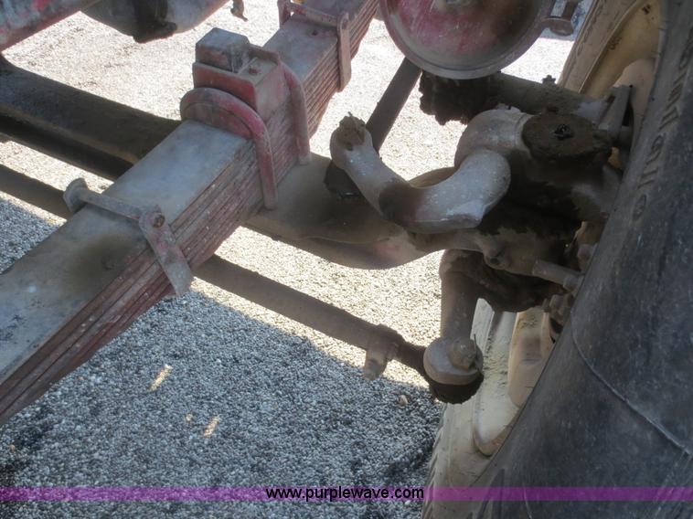 image for item D2160 1997 Ford LT9000 mixer truck